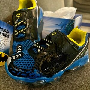 NIB -Little Boys Stride Rite Batman Light up shoes 10 1/2 W